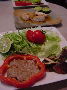 パプリカ肉詰め