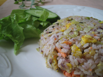シャケとレタスの炒飯