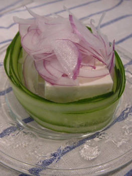 豆腐と紫玉葱のサラダ